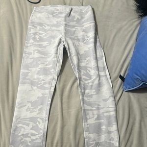 Grey camo lululemon size 8 leggings worn once!